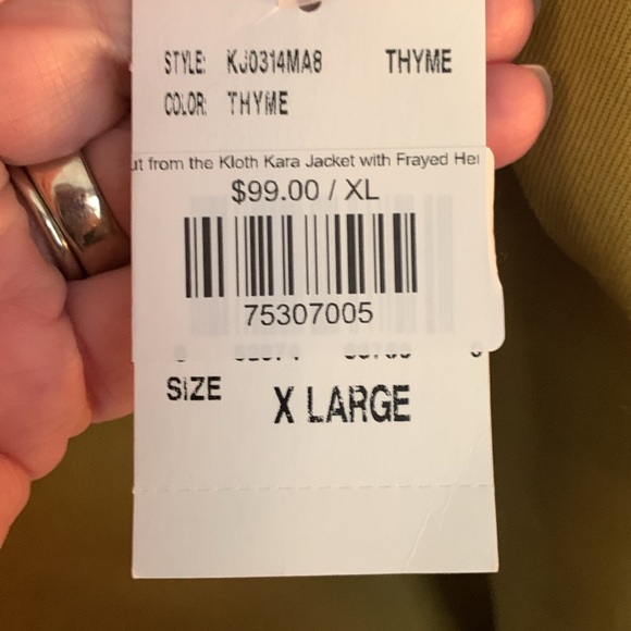 KUT from the kloth Kara jacket color is thyme size XL model size 10 - Picture 12 of 13